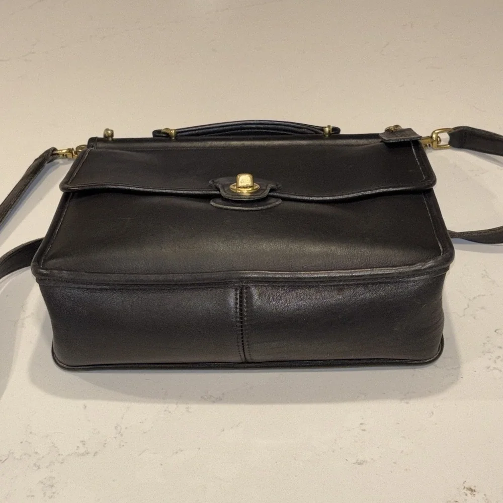 Vintage Coach 9927 Willis Purse Black Leather Turn Lock Top Handle Crossbody Bag